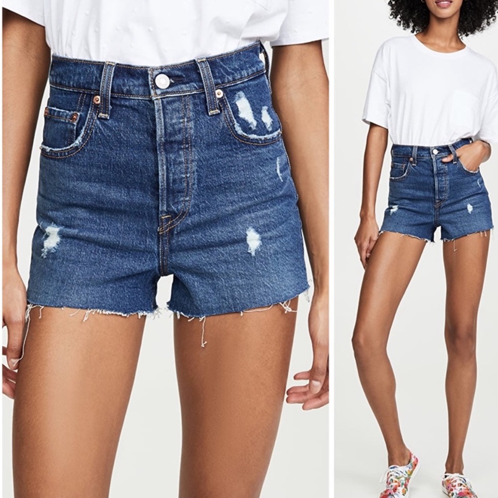Levi’s Ribcage Shorts - Picture 4 of 5